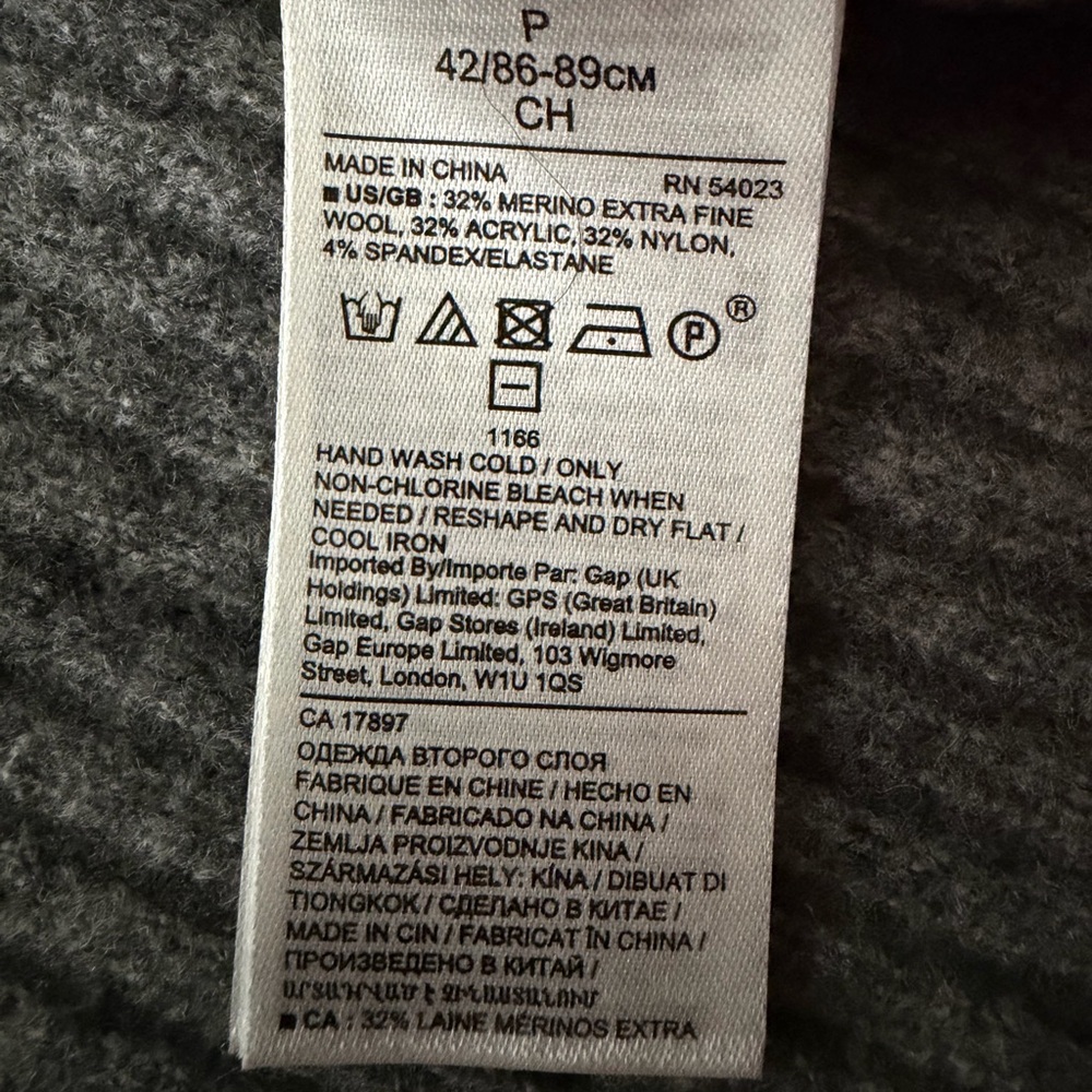 Banana Republic Cream/Beige/Charcoal Ribbed Cardigan with pockets NEW size small - Picture 2 of 4